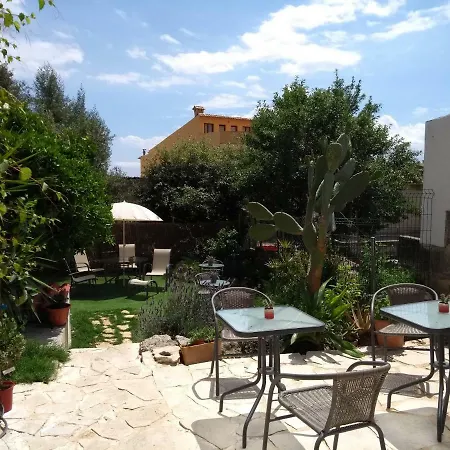 Casa Guest House, For Mountain Lovers! فندق مبيت وإفطار كايماري